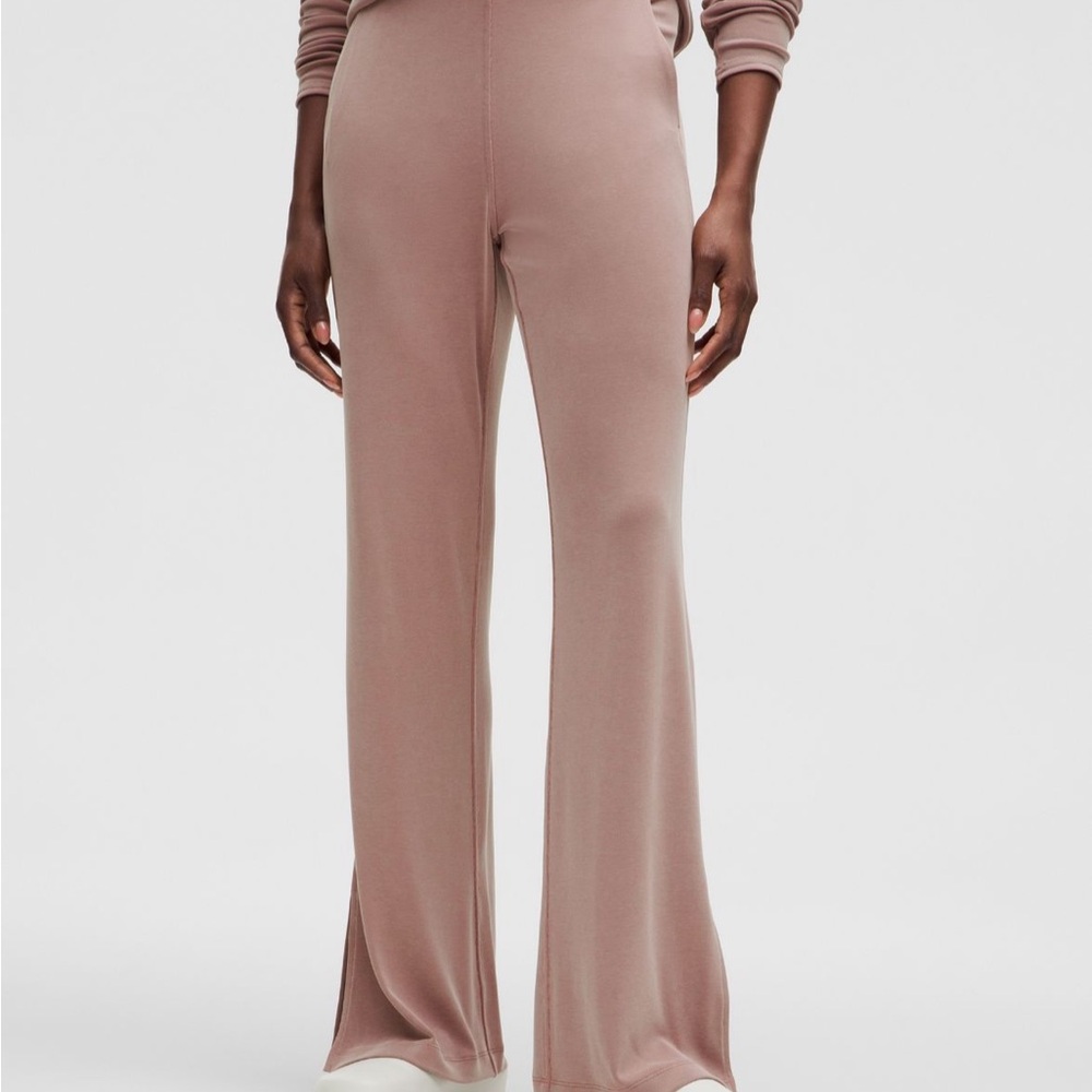 DRAPEY SOFT STREAM FLARED PANTS